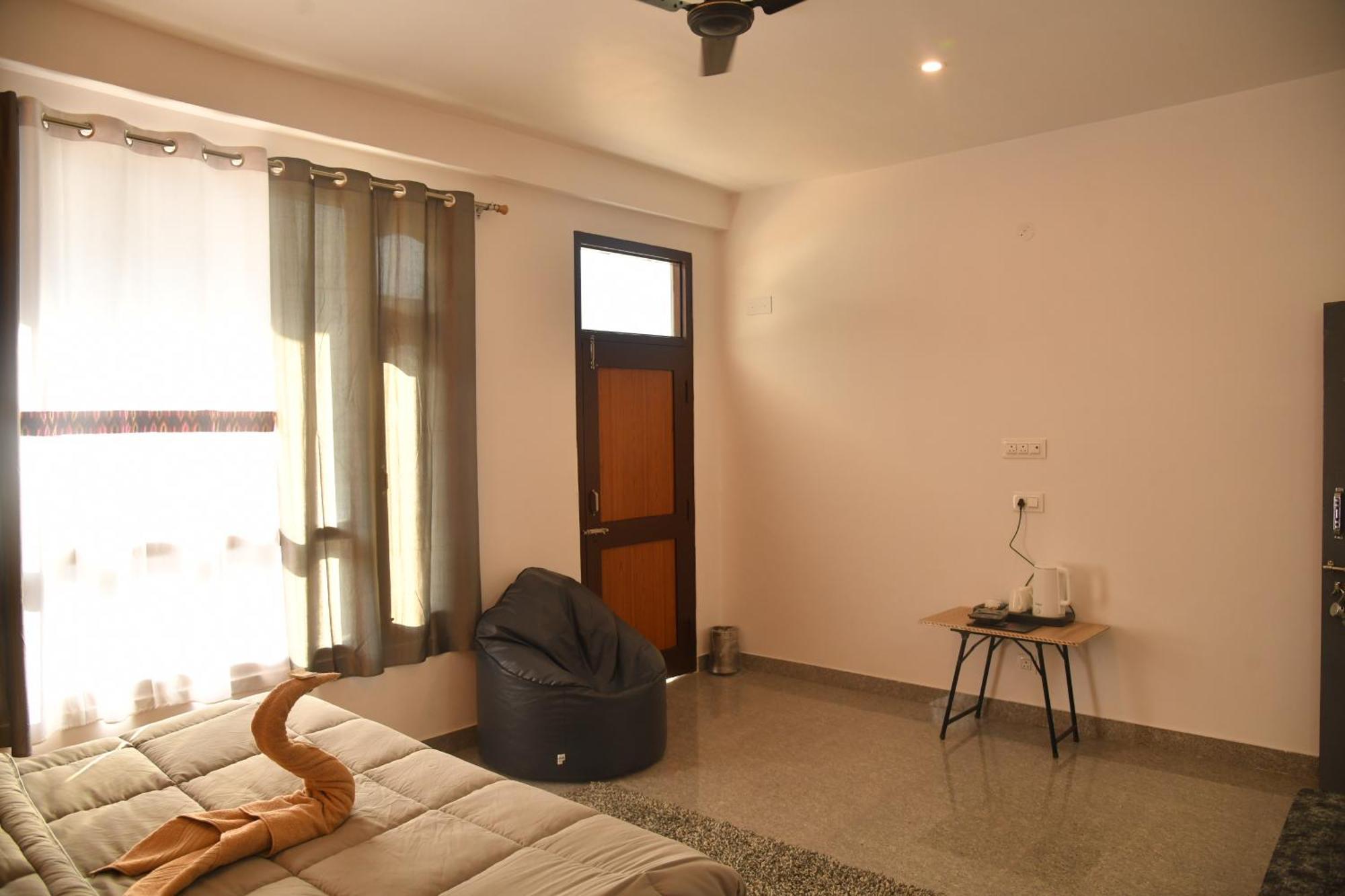 Himtrek Stays, Kasol Luaran gambar