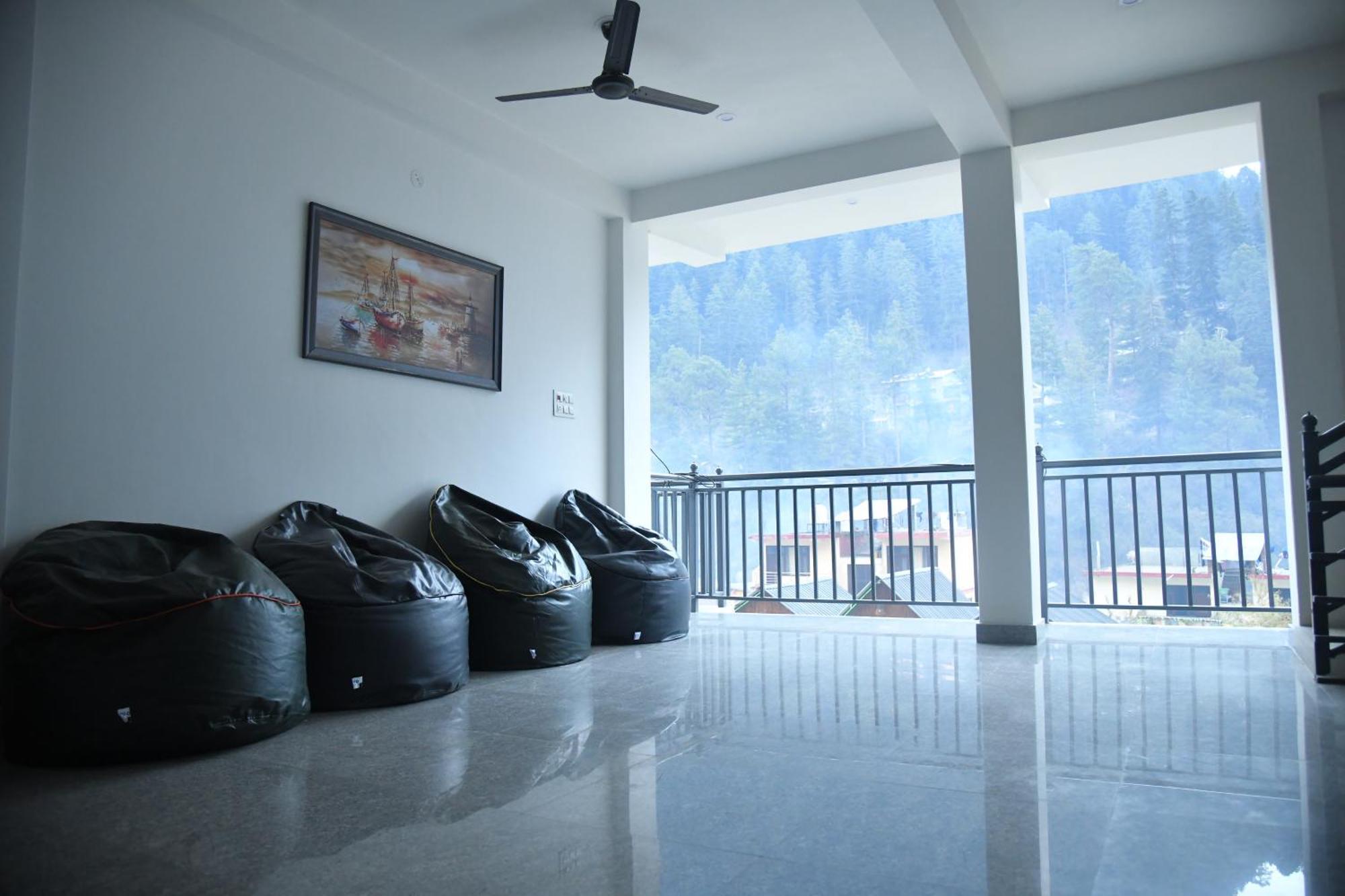 Himtrek Stays, Kasol Luaran gambar