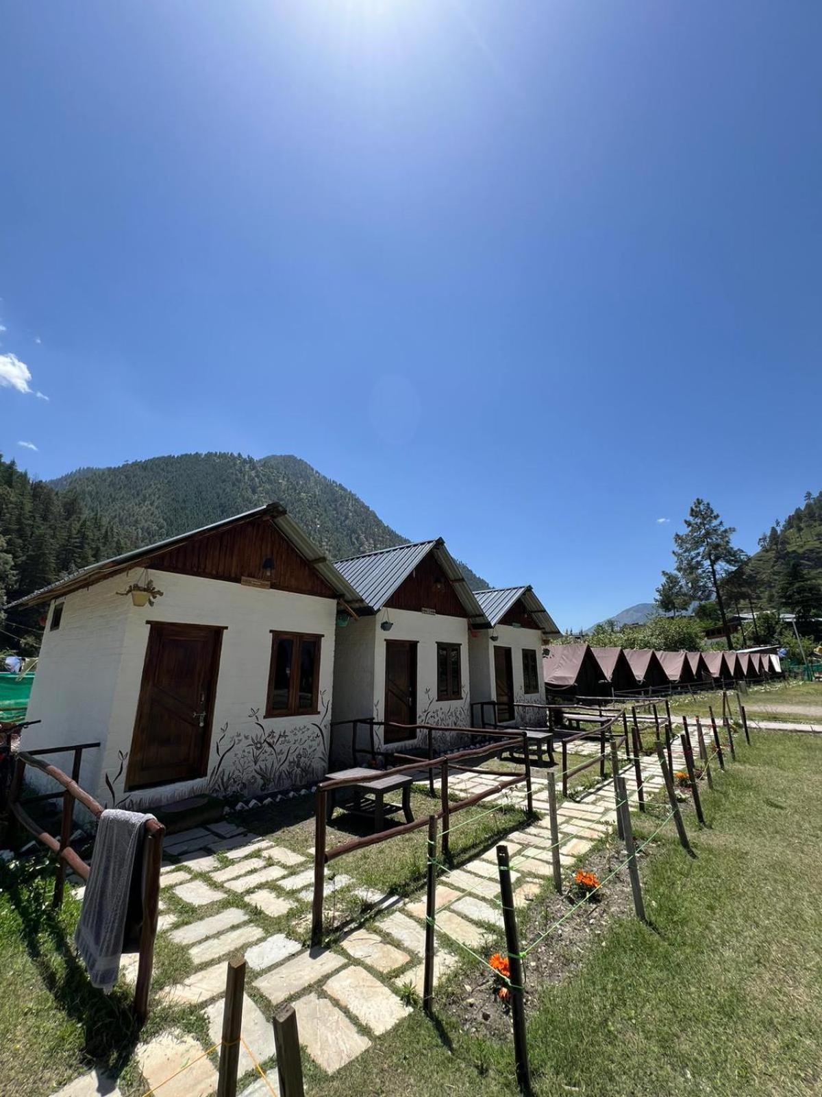 Himtrek Stays, Kasol Luaran gambar
