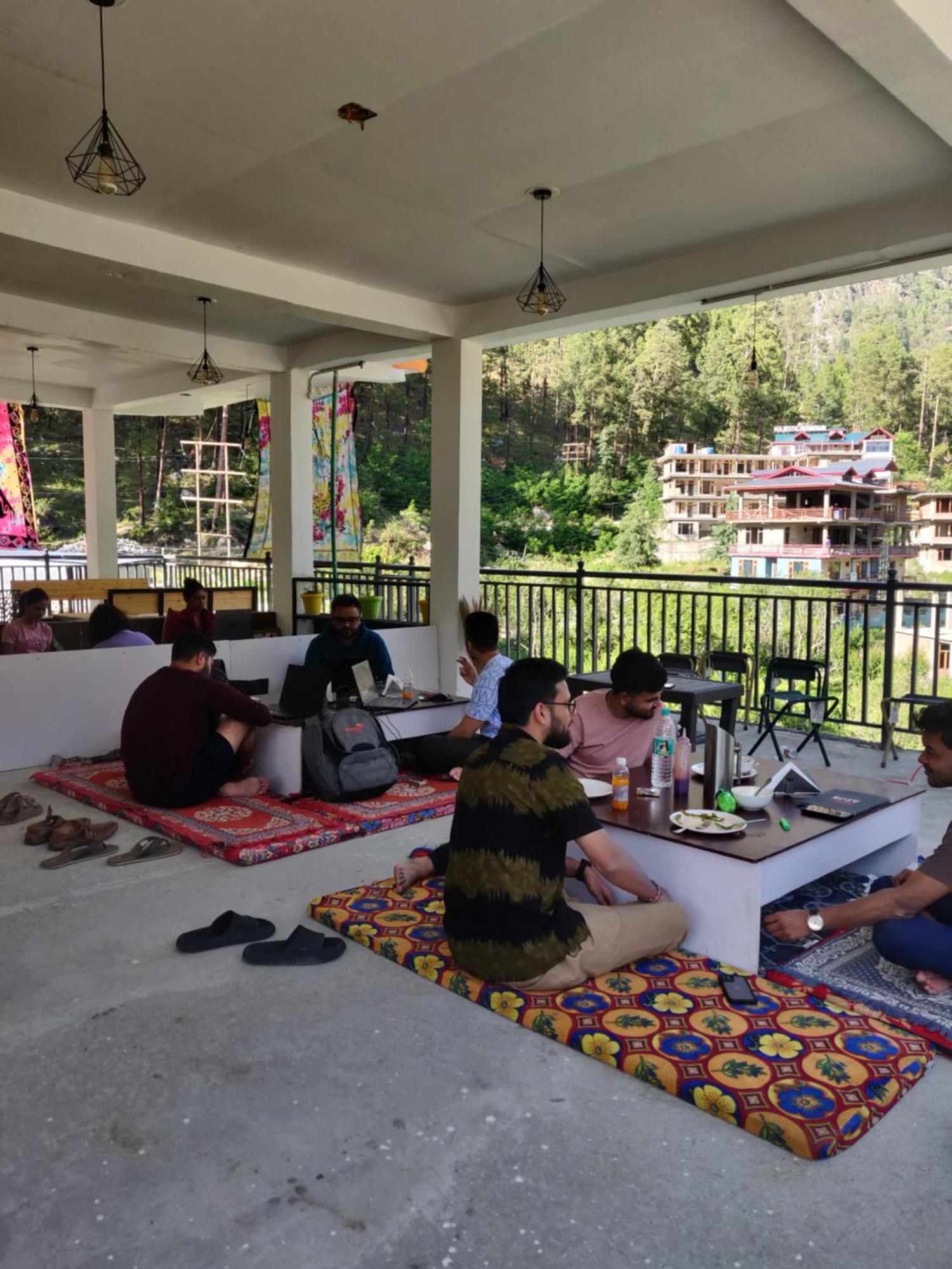 Himtrek Stays, Kasol Luaran gambar