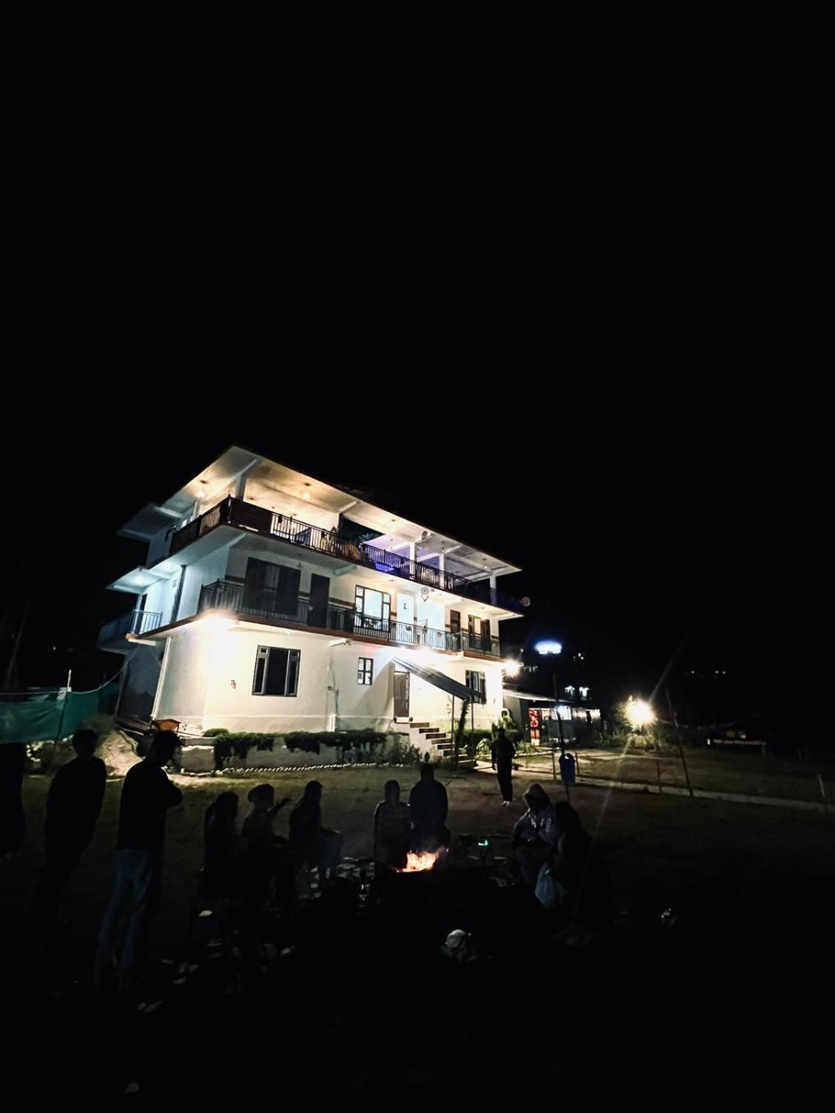 Himtrek Stays, Kasol Luaran gambar