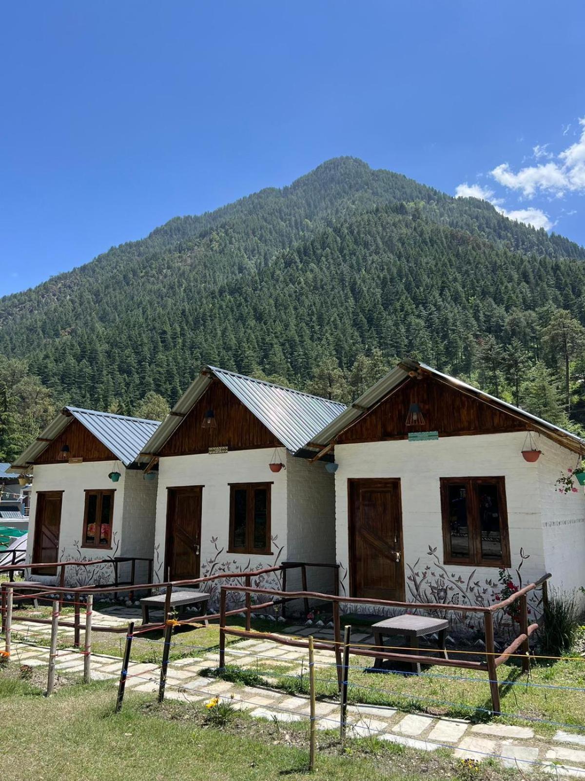 Himtrek Stays, Kasol Luaran gambar
