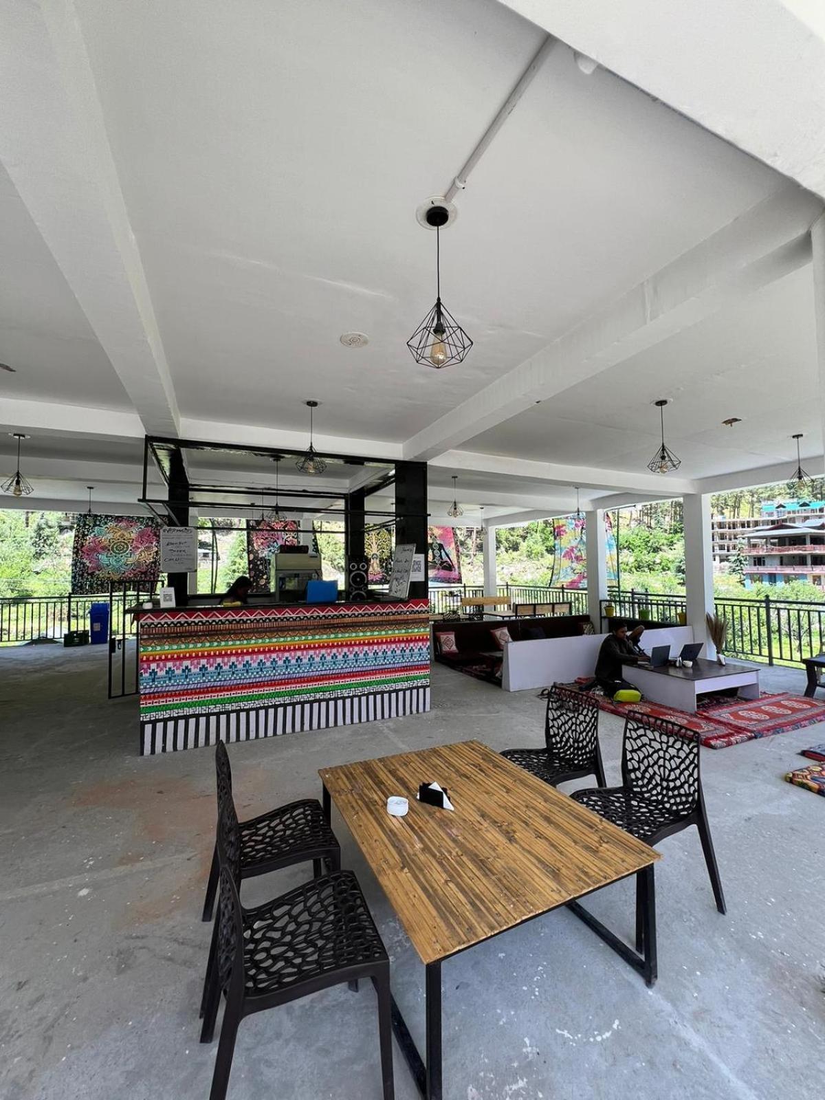 Himtrek Stays, Kasol Luaran gambar