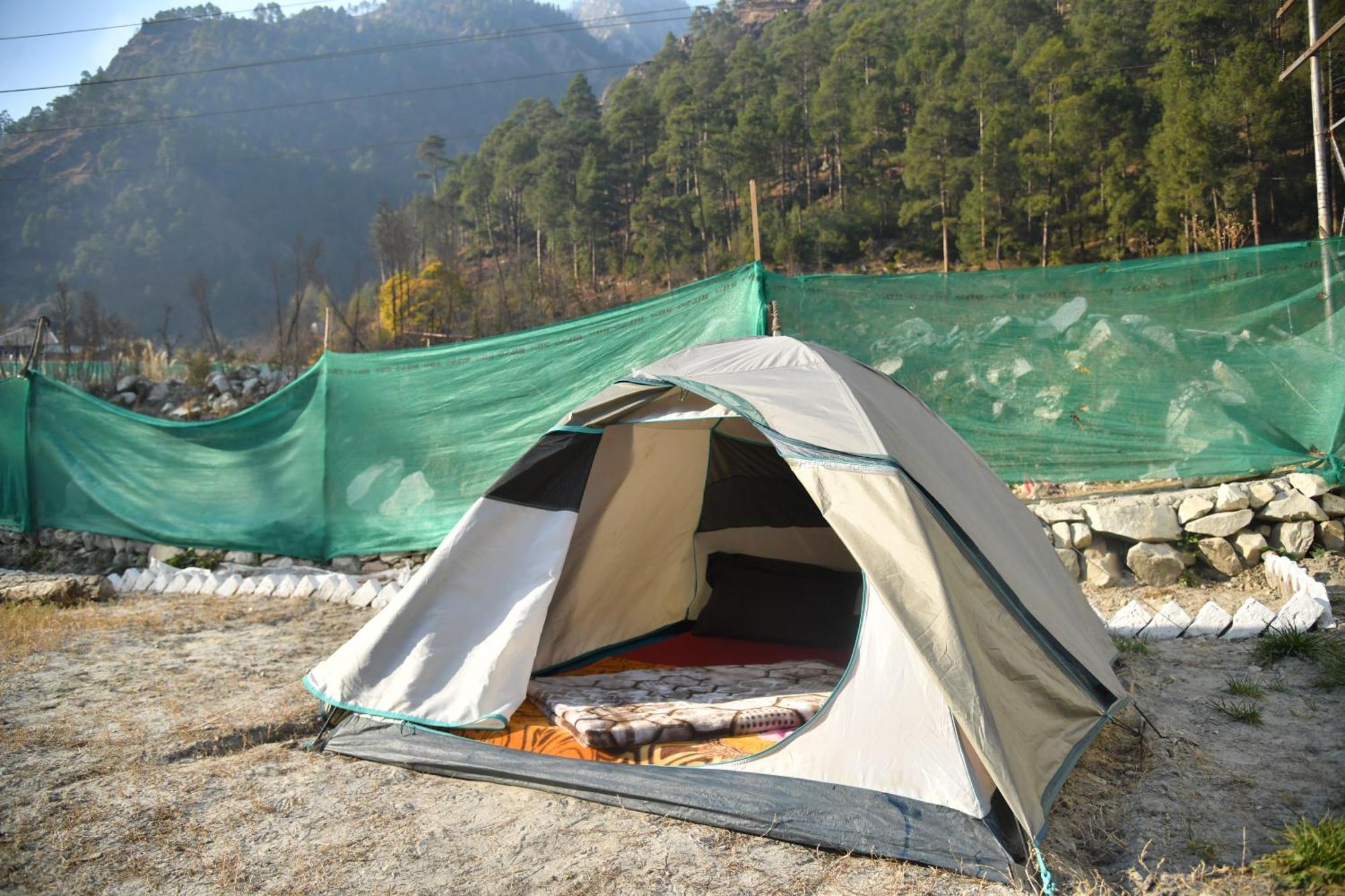 Himtrek Stays, Kasol Luaran gambar