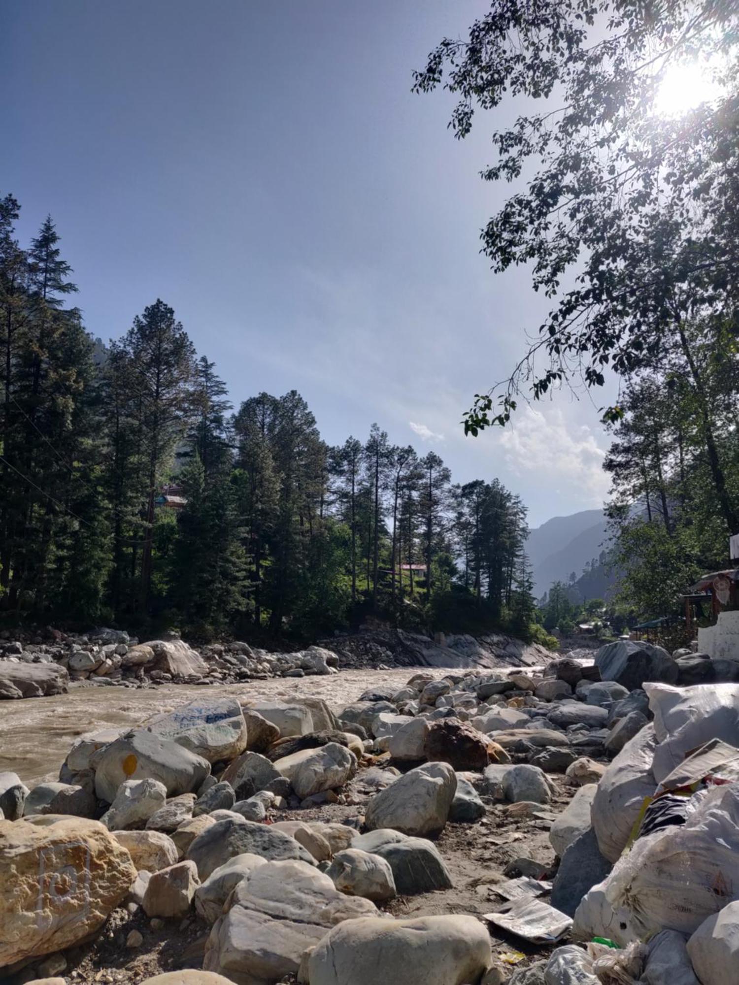 Himtrek Stays, Kasol Luaran gambar