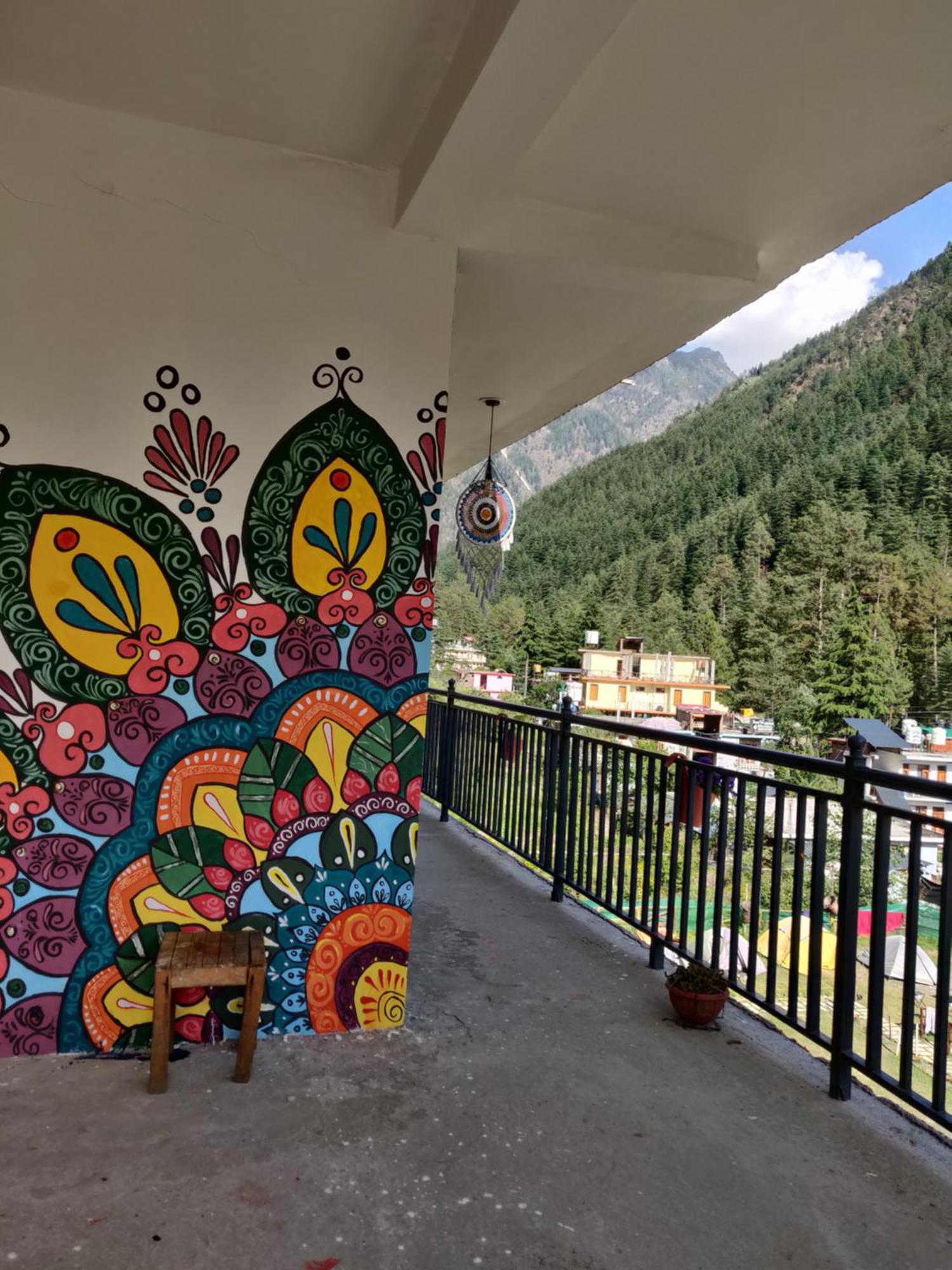 Himtrek Stays, Kasol Luaran gambar