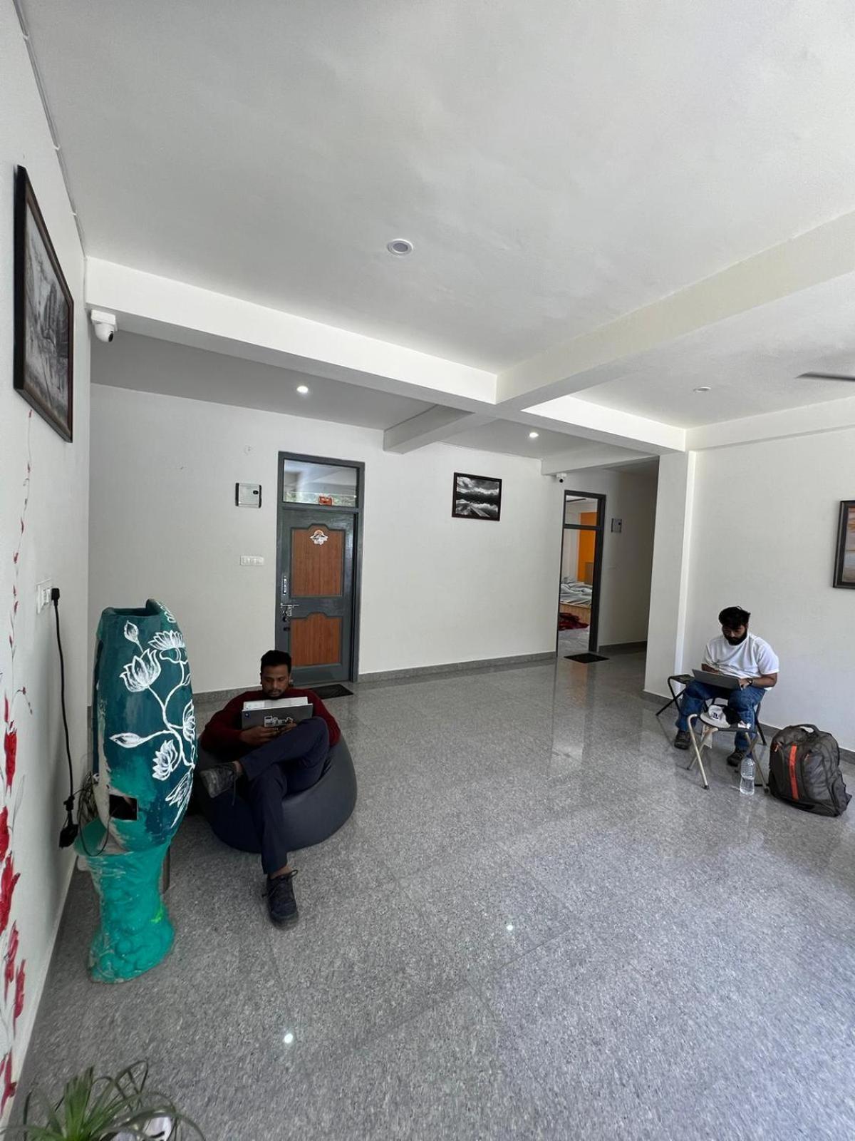 Himtrek Stays, Kasol Luaran gambar