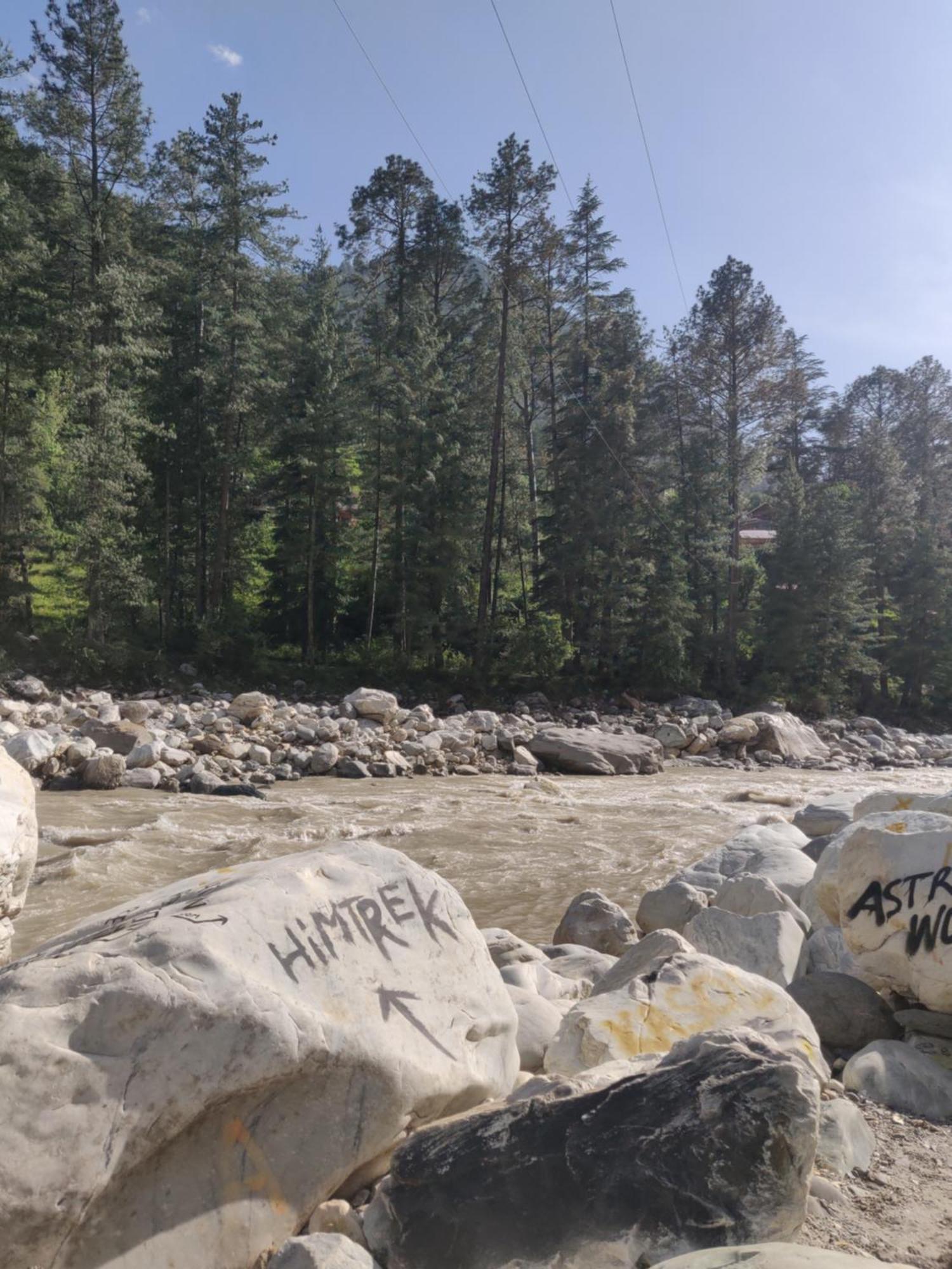 Himtrek Stays, Kasol Luaran gambar