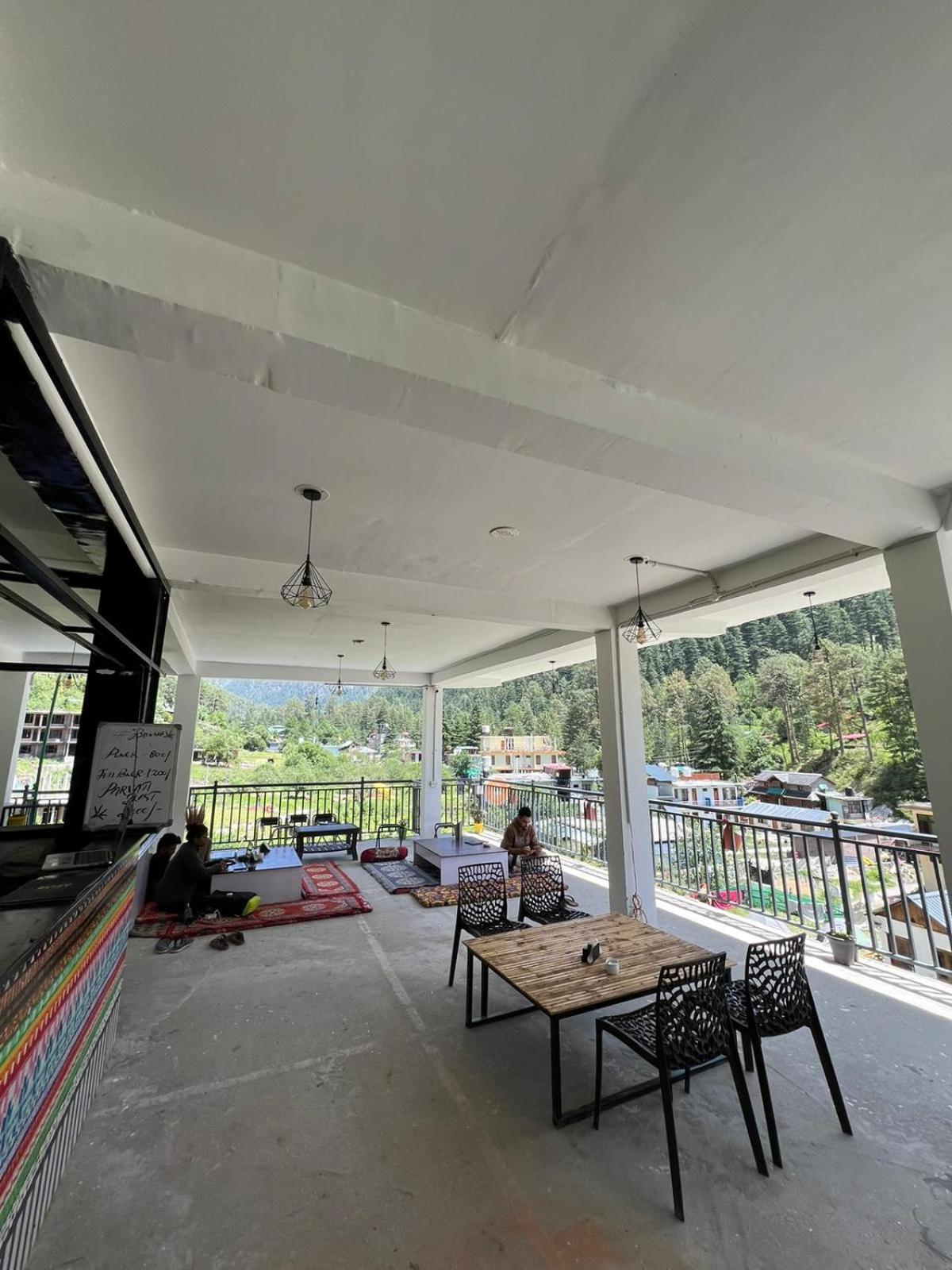 Himtrek Stays, Kasol Luaran gambar