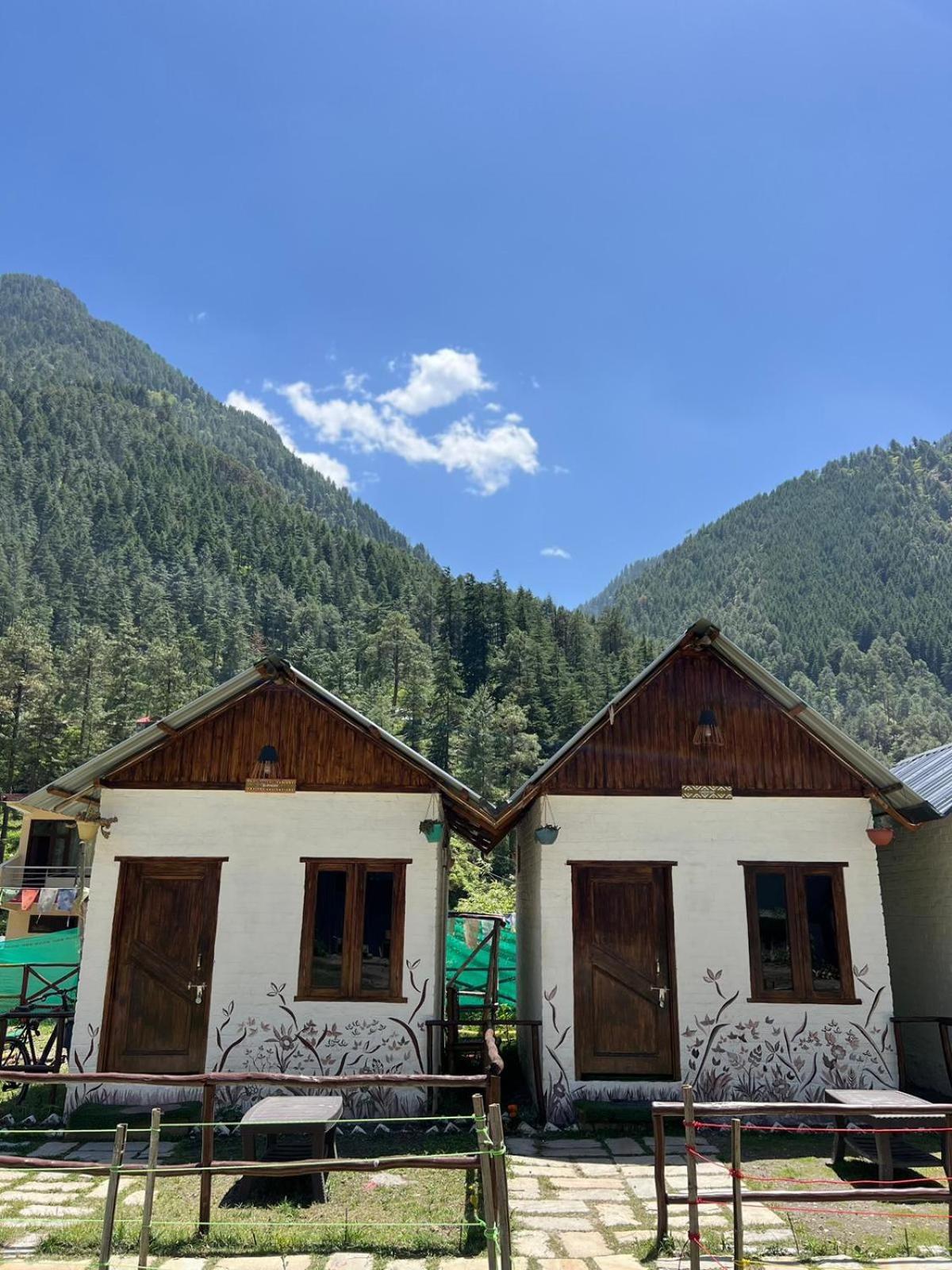 Himtrek Stays, Kasol Luaran gambar