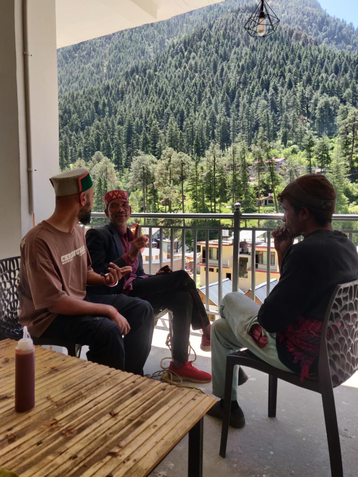 Himtrek Stays, Kasol Luaran gambar